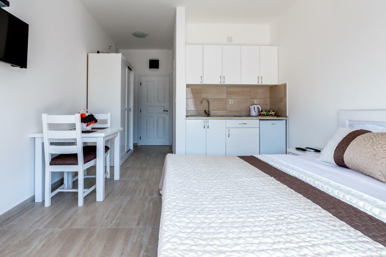 טיווט Villa San Apartments מראה חיצוני תמונה